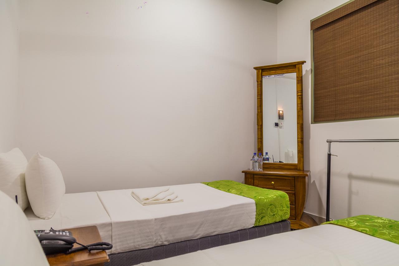 Deiyannewela 281 Kandy City Hostel & Rooms מראה חיצוני תמונה