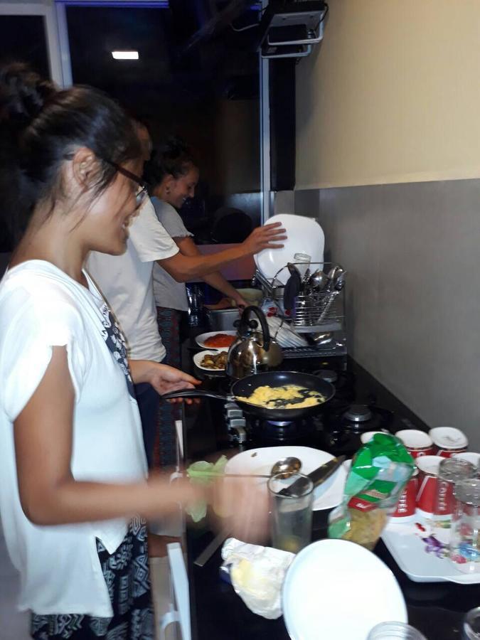 Deiyannewela 281 Kandy City Hostel & Rooms מראה חיצוני תמונה