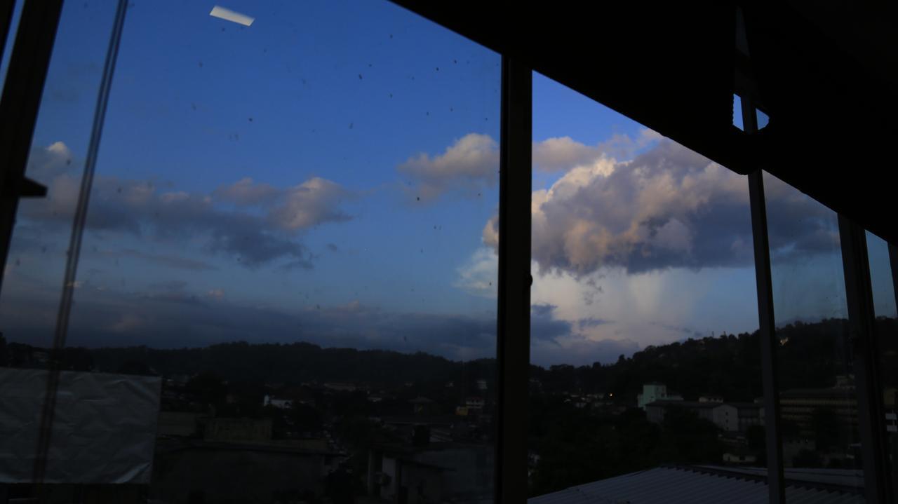 Deiyannewela 281 Kandy City Hostel & Rooms מראה חיצוני תמונה