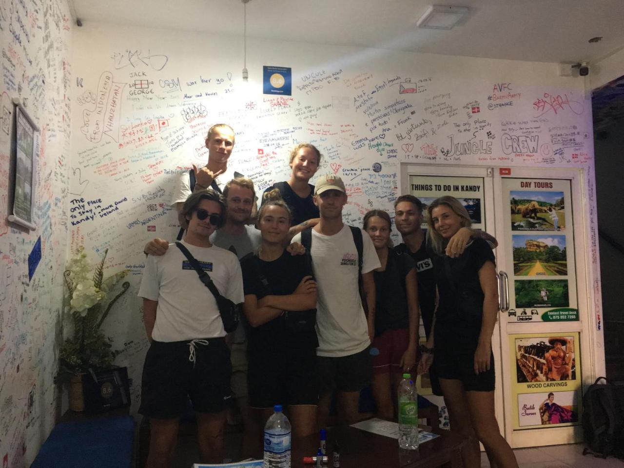 Deiyannewela 281 Kandy City Hostel & Rooms מראה חיצוני תמונה